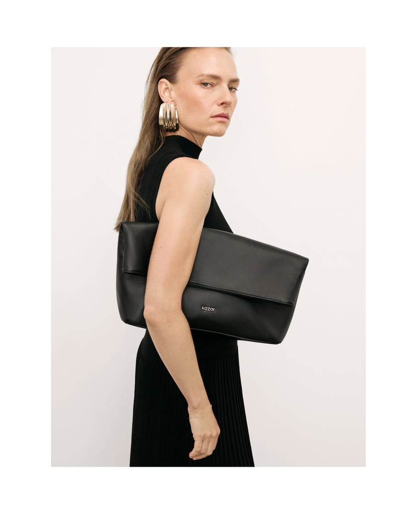 Kazar-Black-handbag-with-two-ways-of-carrying-čierna