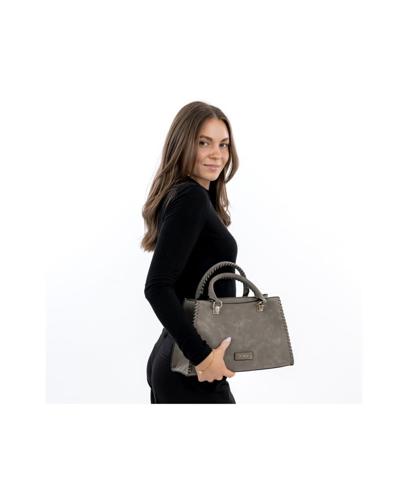 EMILY-&-NOAH-Shopper-E&N-Hailee-braun