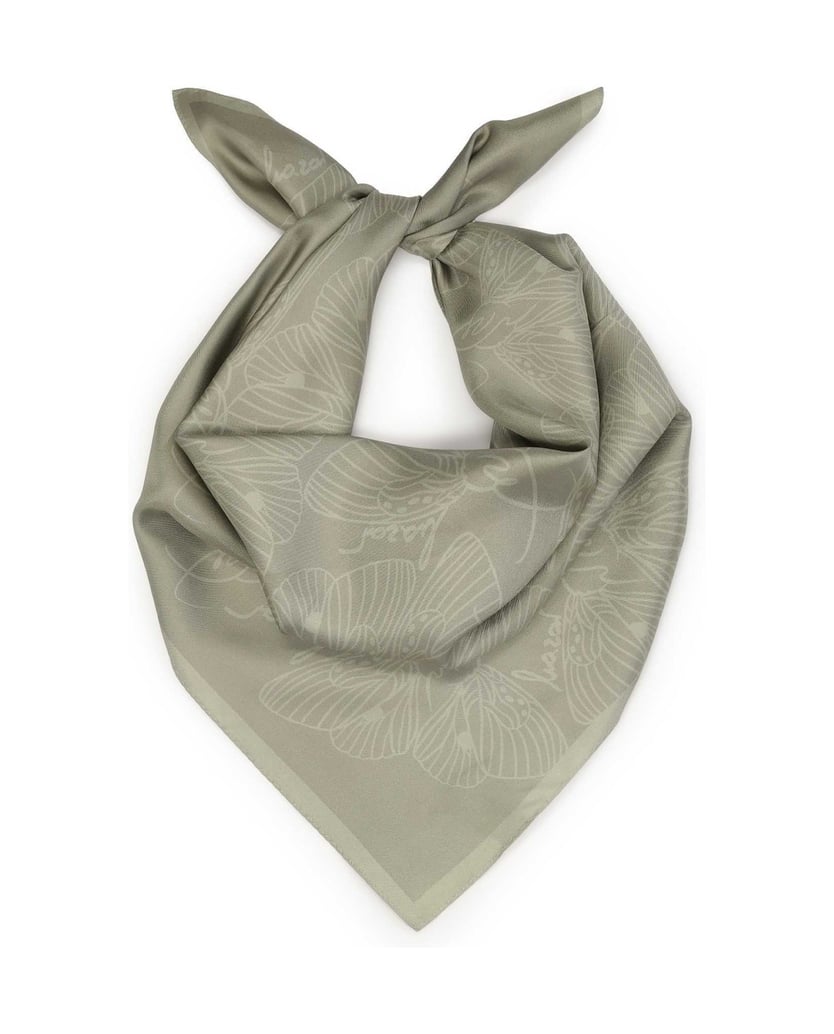Kazar-Grey-scarf-with-graphic-šedá