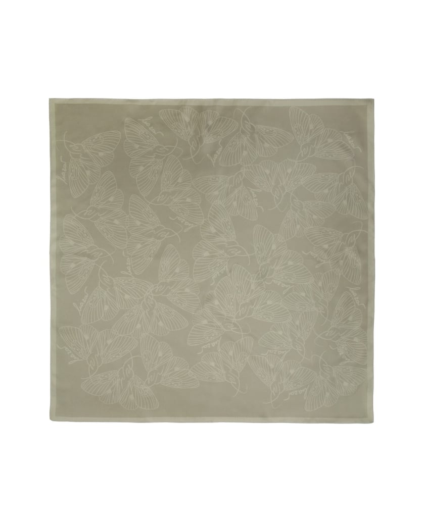 Kazar-Grey-scarf-with-graphic-šedá