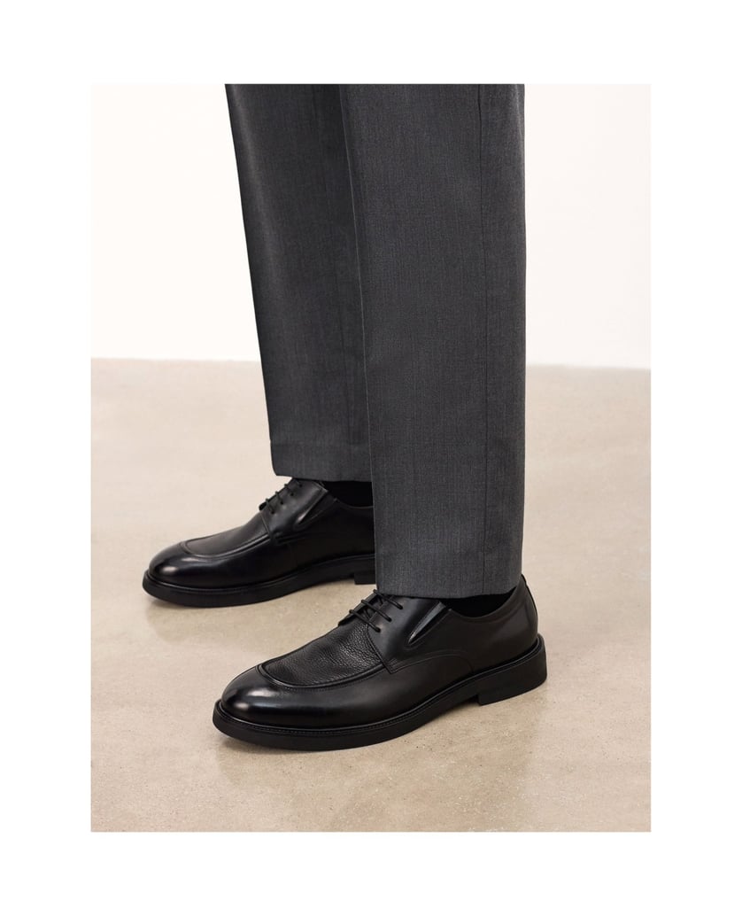 Kazar-Black-shoes-with-decorative-stitching-černá