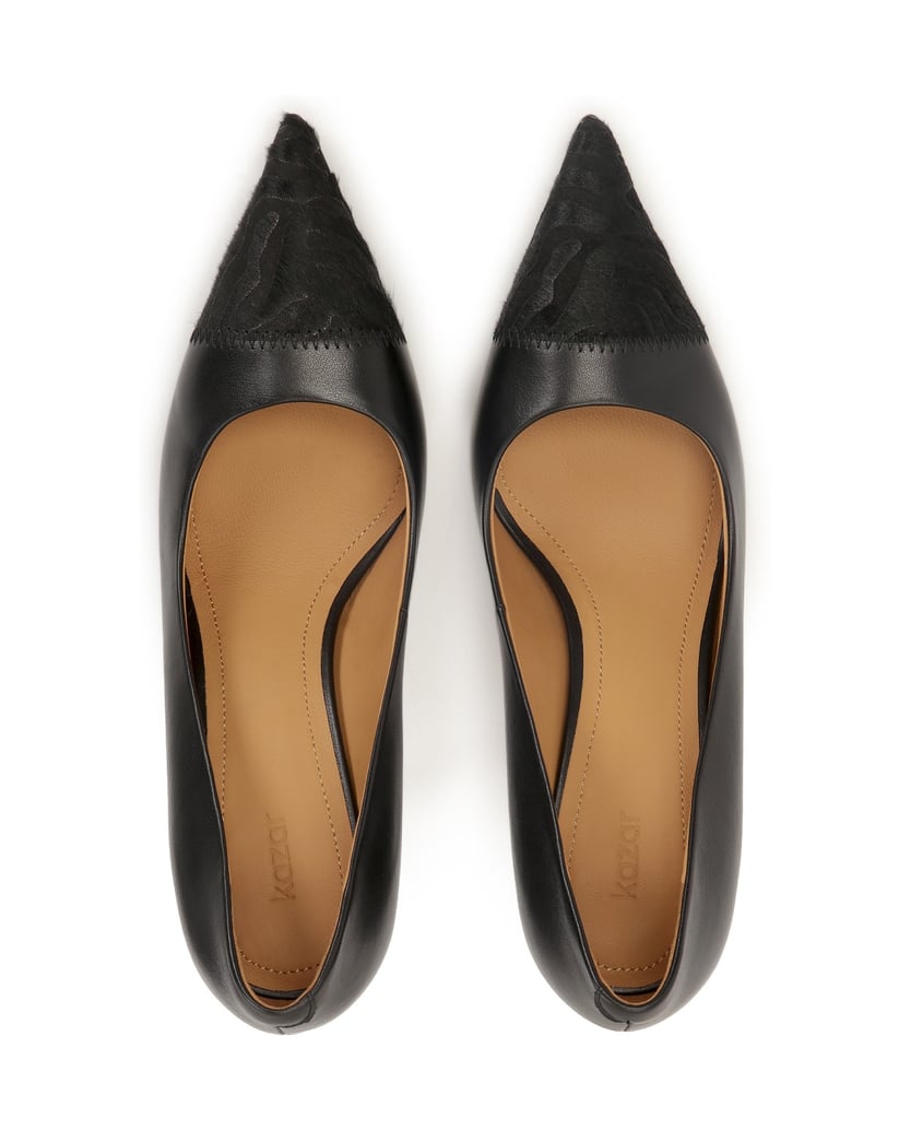 Kazar-Schwarze-Pumps-mit-Borstenverzierung-auf-schwarz