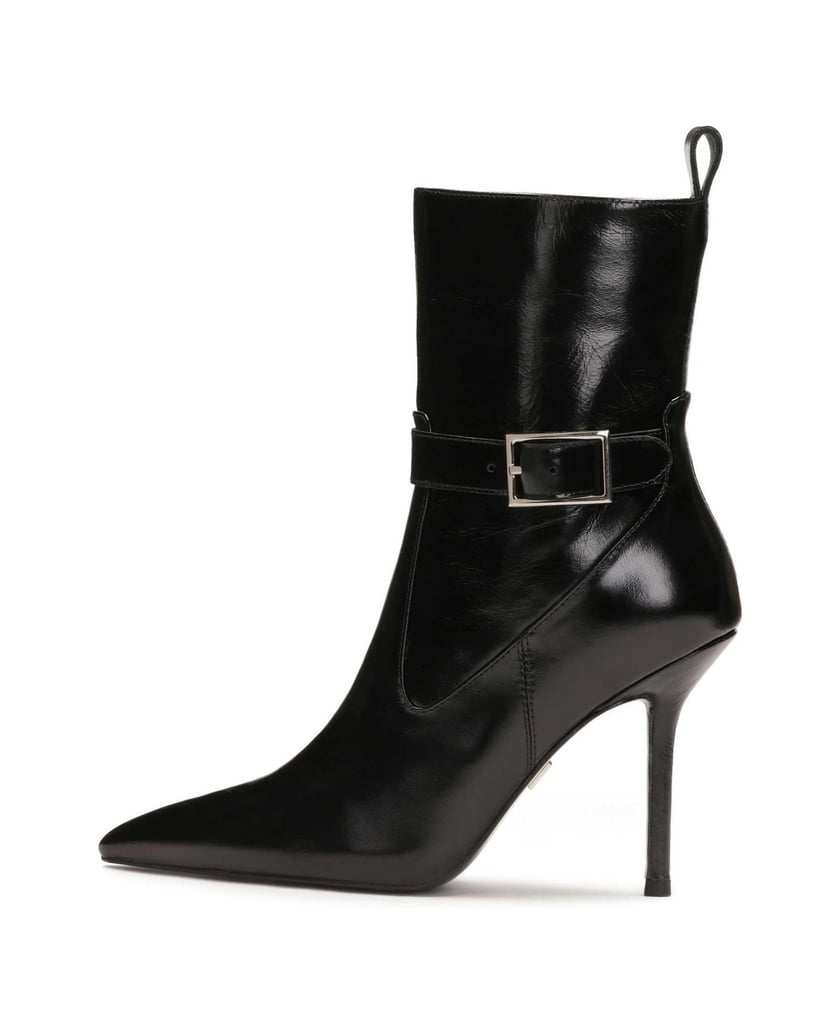 Kazar-Elegante-schwarze-Stiefel-auf-einem-dünn-schwarz