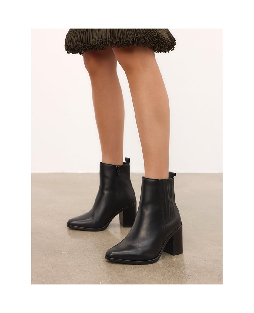 Kazar-Klassische-schwarze-Stiefel-auf-einem-Pfosten-mit-verlängerter-Nase-schwarz