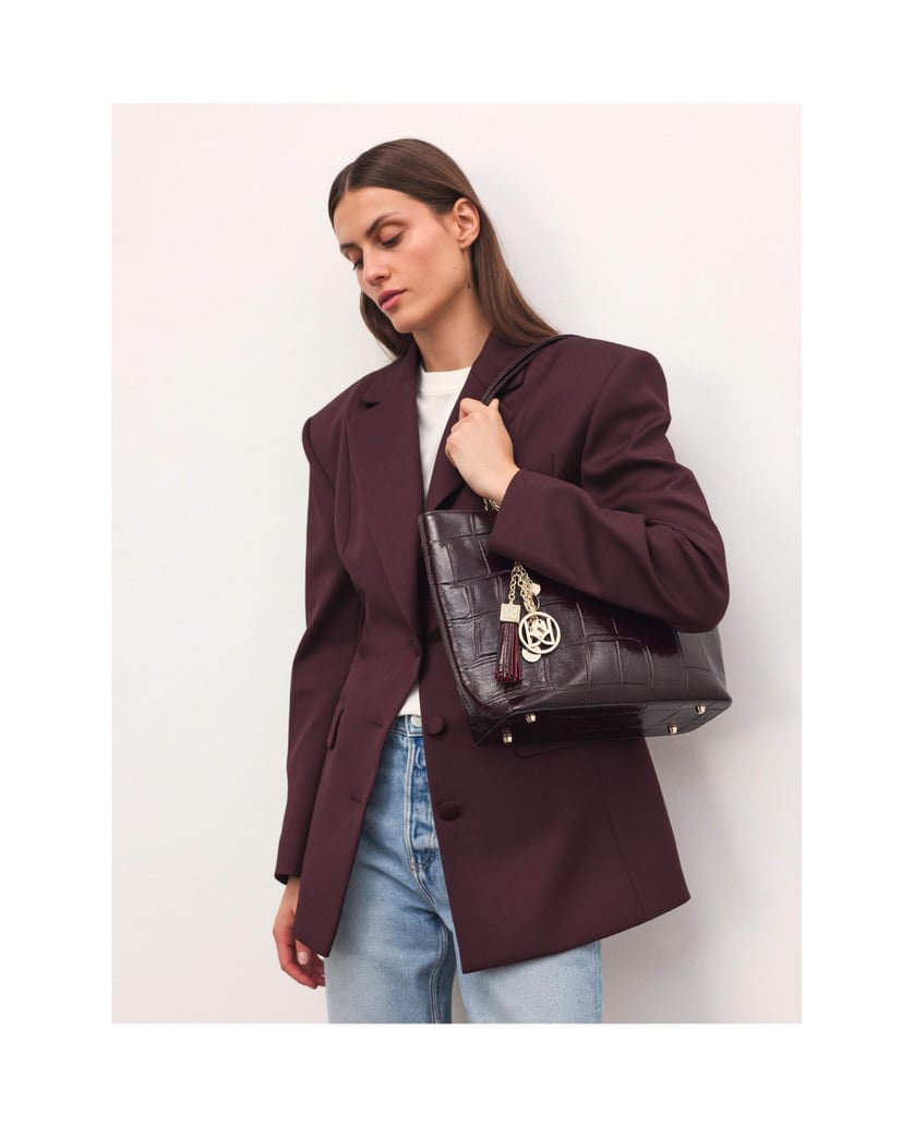 Kazar-Elegant-burgundy-handbag-with-embossed-pattern-červená