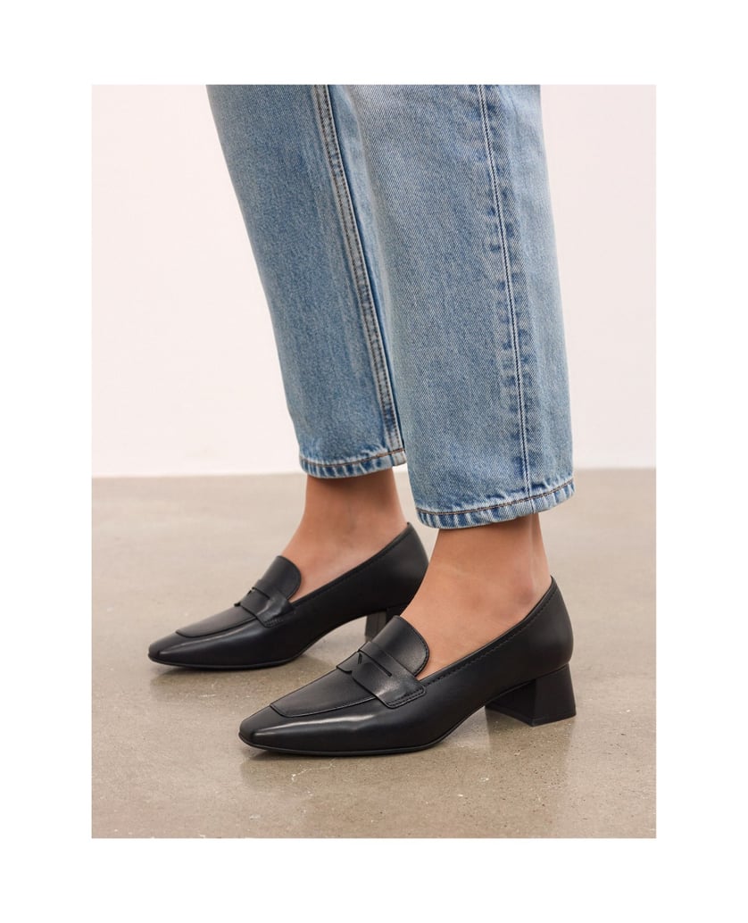 Kazar-Black-pumps-with-a-wide-low-heel-čierna