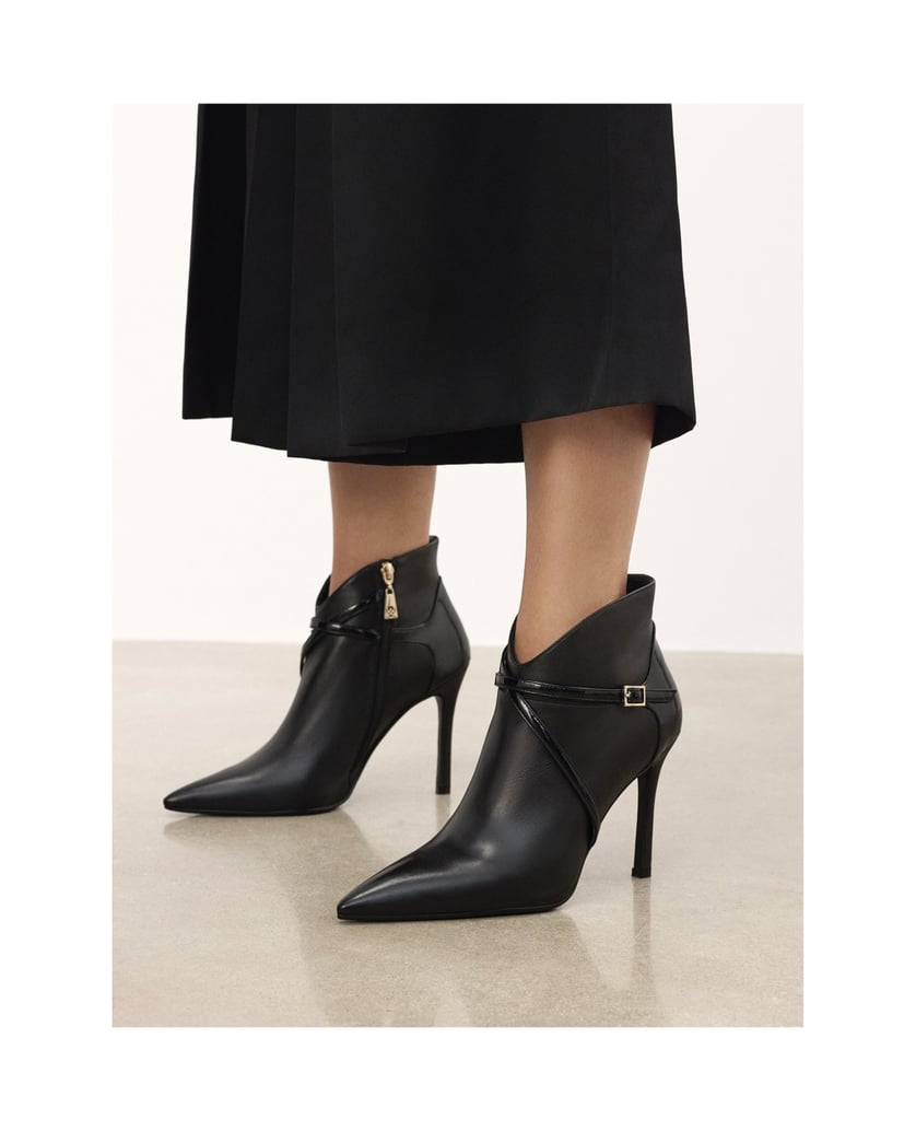 Kazar-Heeled-boots-with-contoured-upper-černá