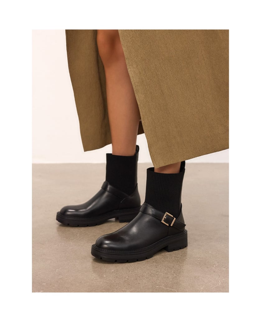 Kazar-Slip-on-flat-boots-decorated-with-a-strap-černá