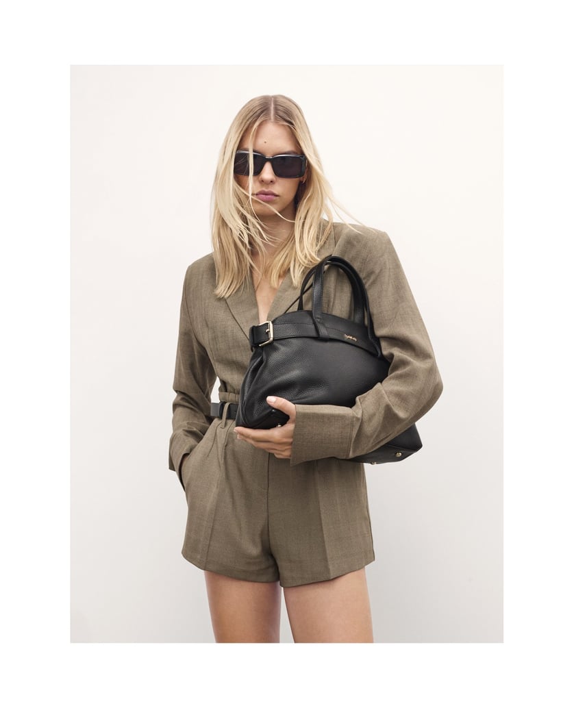 Kazar-Schwarze-Lederhandtasche-mit-dekorativem-Riemen-und-funktioneller-Innenausstattung-schwarz