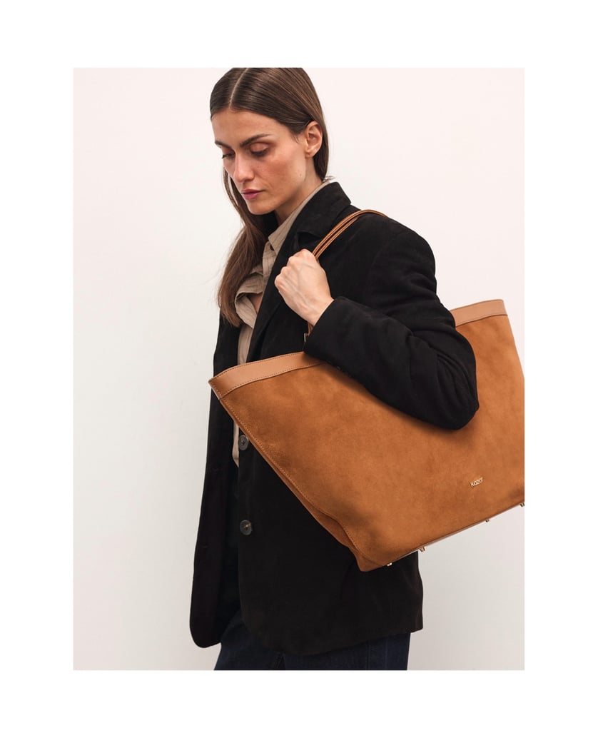 Kazar-Suede-light-brown-trapeze-handbag-velbloudí