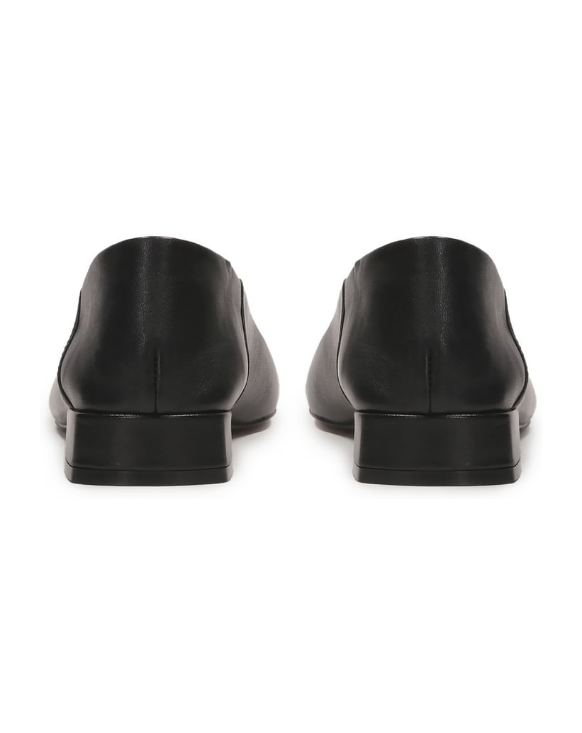 Kazar-Flat-pumps-with-extended-nose-černá