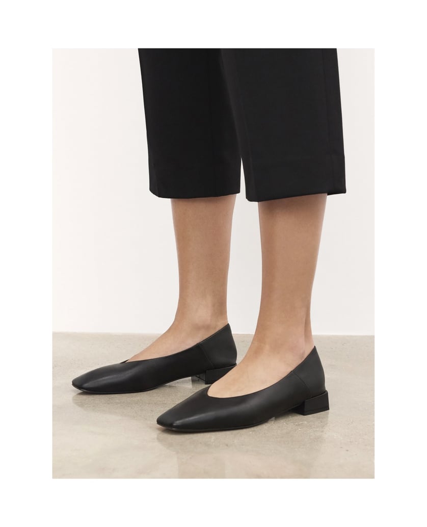Kazar-Flat-pumps-with-extended-nose-černá