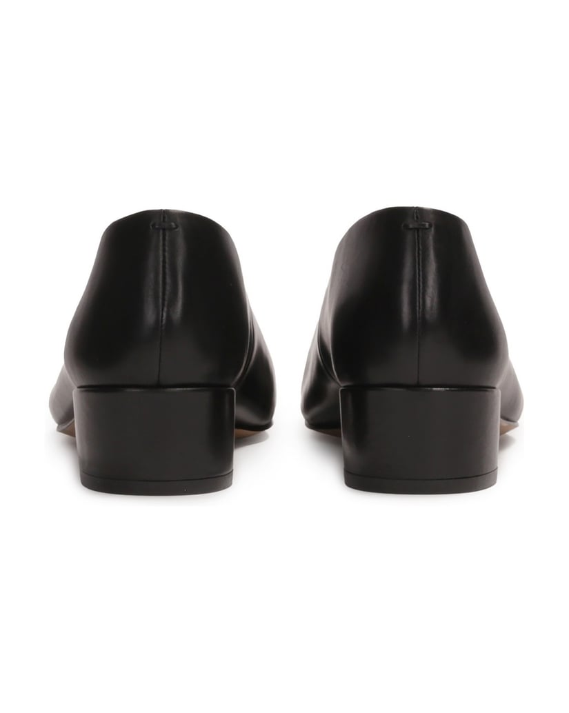 Kazar-Minimalist-black-pumps-černá