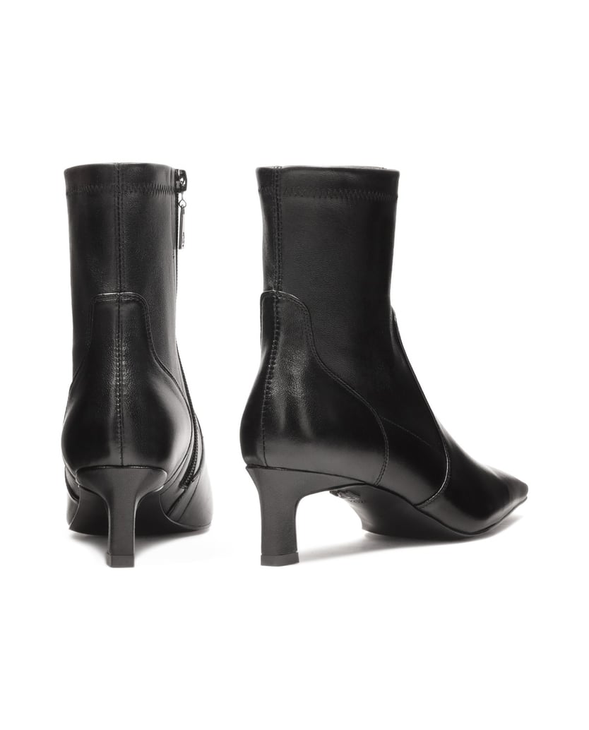 Kazar-Black-boots-with-extended-nose-čierna