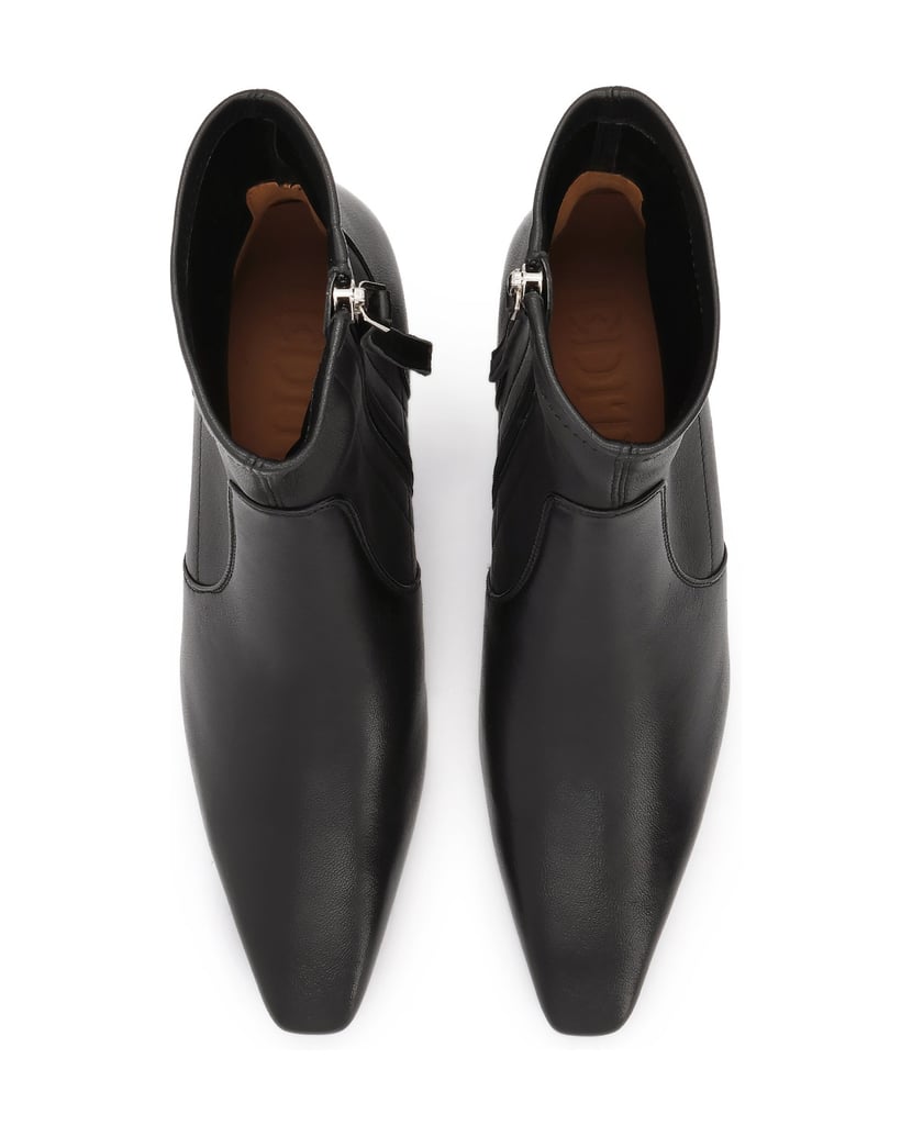 Kazar-Black-boots-with-extended-nose-čierna