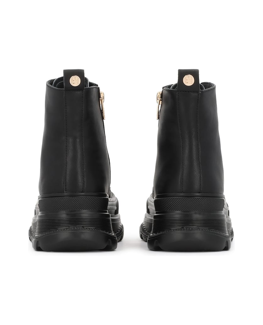 Kazar-Black-boots-on-a-sport-sole-čierna