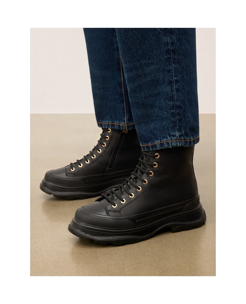 Kazar-Black-boots-on-a-sport-sole-čierna
