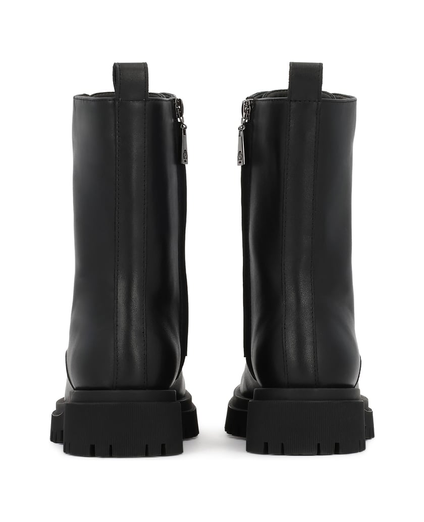 Kazar-Classic-black-boots-on-a-trefoil-sole-černá