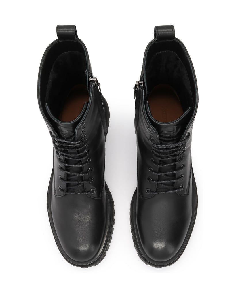 Kazar-Classic-black-boots-on-a-trefoil-sole-černá