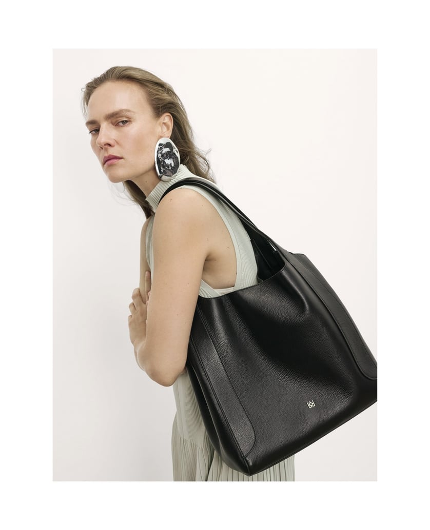 Kazar-Capacious-leather-shoulder-bag-černá