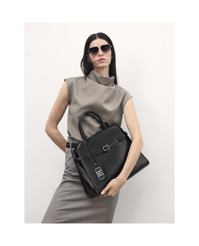 Kazar-Elegant-black-leather-handbag-černá