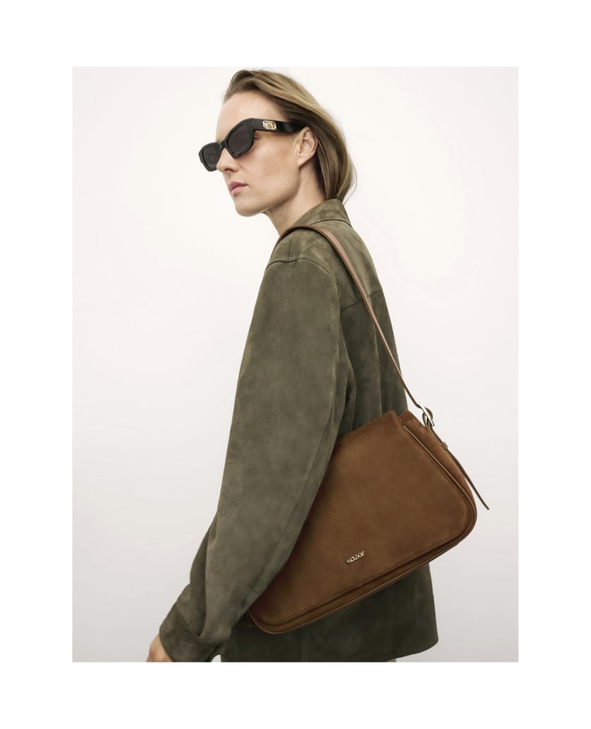 Kazar-Light-brown-suede-handbag-with-KAZAR-logo.-velbloudí