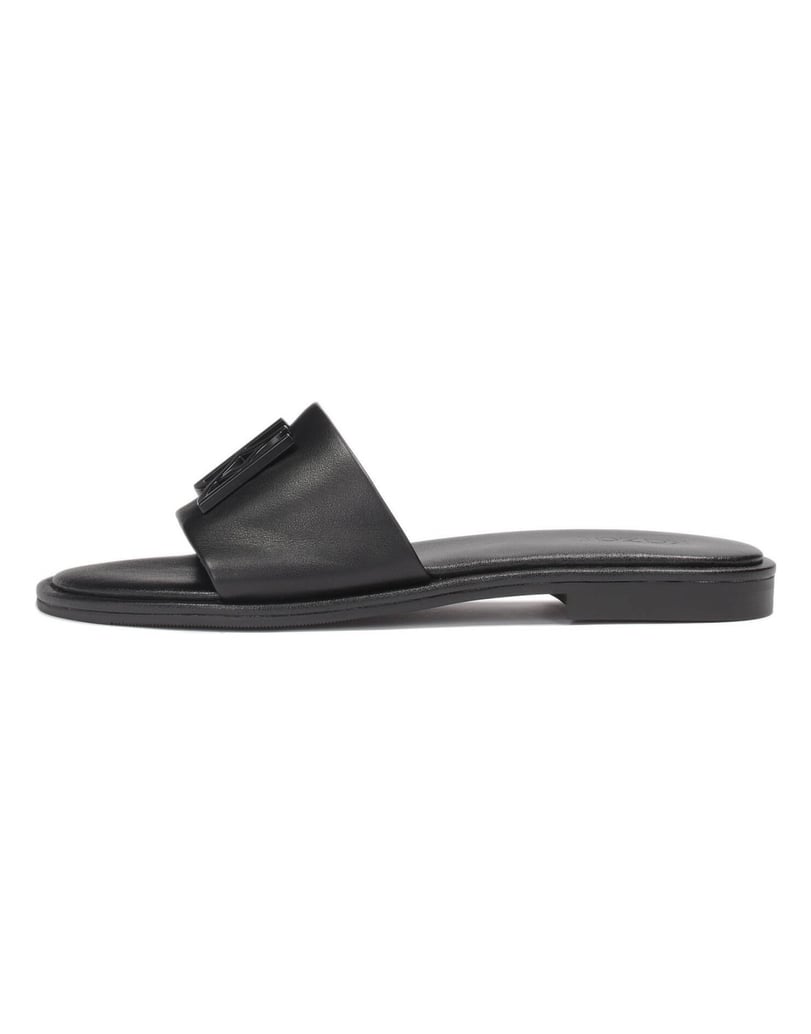 Kazar-Flat-slides-with-a-large-monogram-čierna