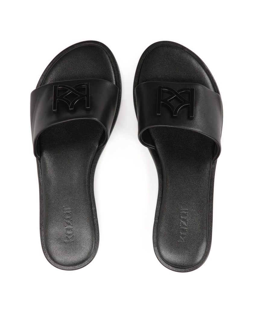 Kazar-Flat-slides-with-a-large-monogram-čierna