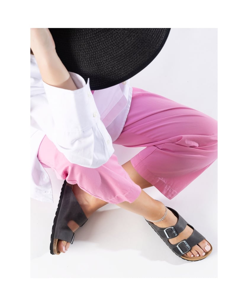 Bayton-Mules-woman--Atlas-braun