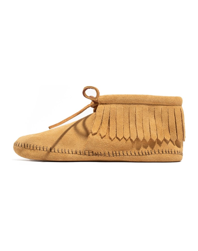 MINNETONKA-Klassischer-Fransenstiefel-schwarz