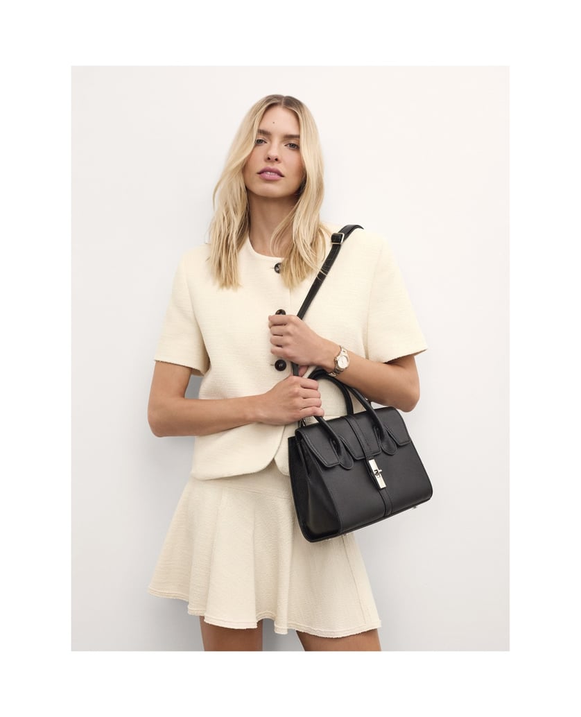 Kazar-Black-handbag-in-the-shape-of-a-trunk-čierna