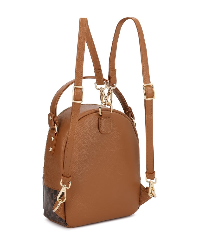 Kazar-Two-tone-leather-backpack-with-detachable-suspenders-velbloudí