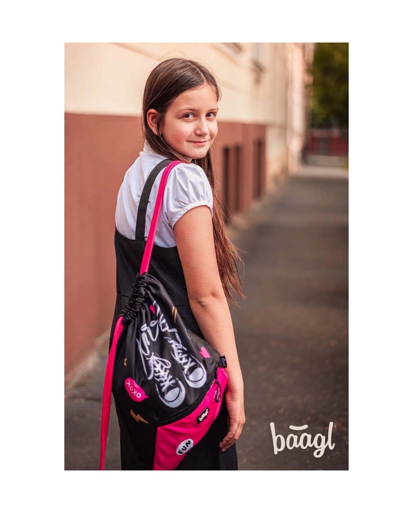 Baagl-Turnbeutel-mit-Tasche-Sneakers-schwarz