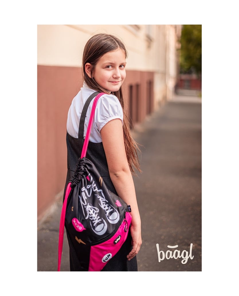 Baagl-Turnbeutel-mit-Tasche-Sneakers-schwarz