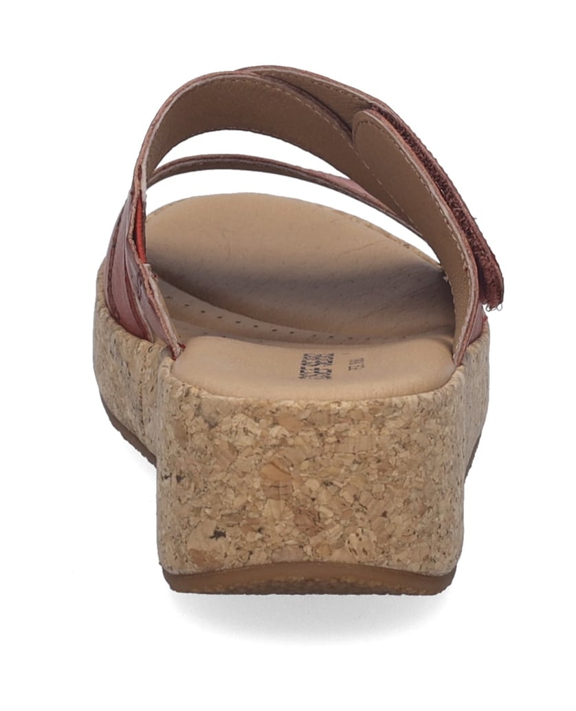 JOSEF-SEIBEL-Evita-04-lila