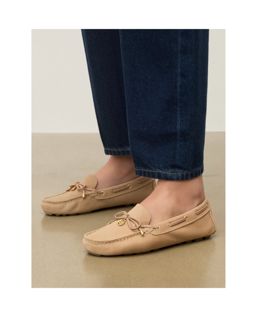 Kazar-Women's-Beige-Nubuck-Moccasins-with-bow-and-monogram-from-Kazar-béžová
