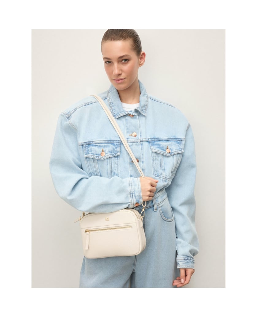 Kazar-Leather-crossbody-bag-on-strap-bílá
