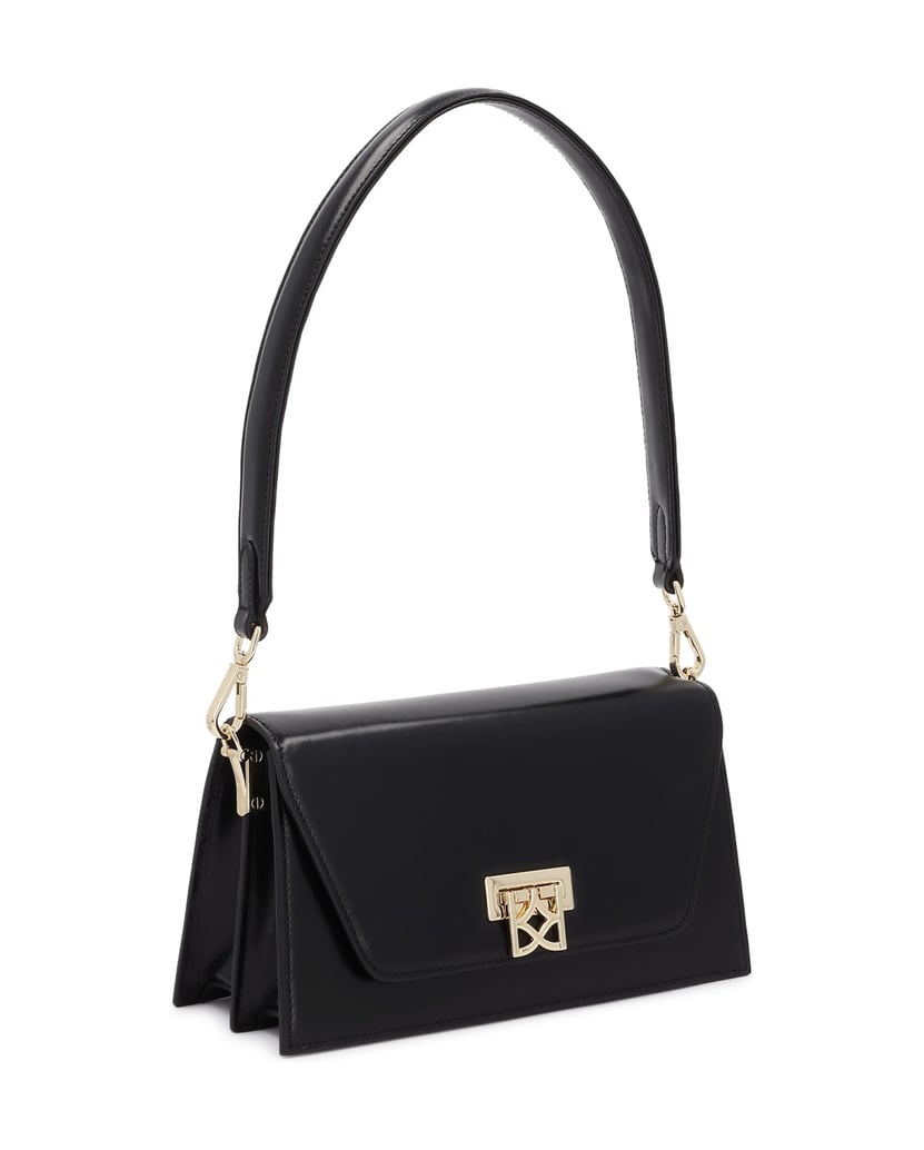 Kazar-Elegant-small-handbag-with-a-flap-closed-with-a-decorative-monogram-čierna