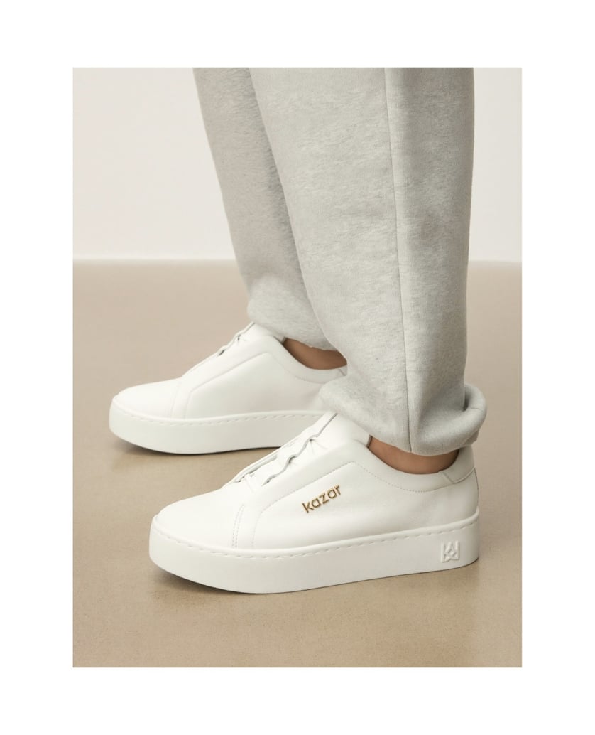 Kazar-White-leather-sneakers-on-a-simple-sole-biela