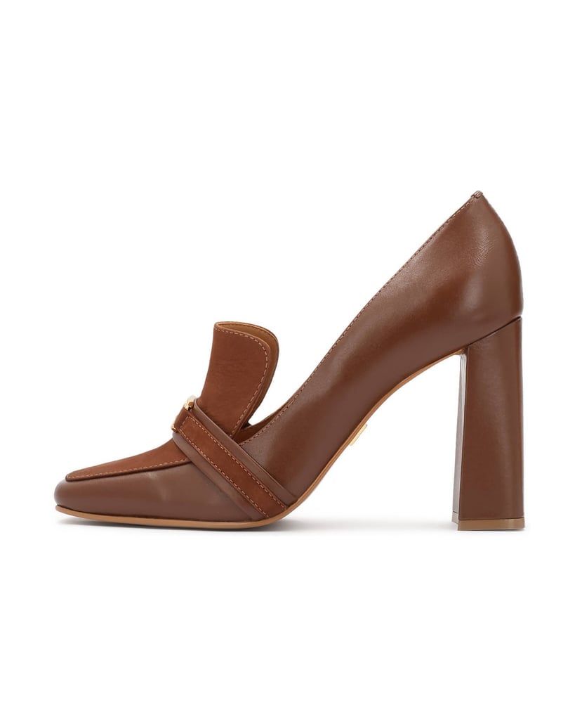 Kazar-Brown-pumps-on-a-Genuine-leather-block-with-a-nubuck-insert-and-a-monogram.-hnědá