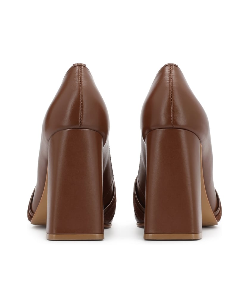 Kazar-Brown-pumps-on-a-Genuine-leather-block-with-a-nubuck-insert-and-a-monogram.-hnědá