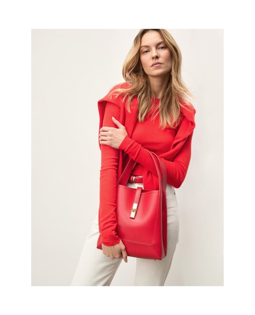 Kazar-Red-handbag-with-two-handles-and-a-strap-červená