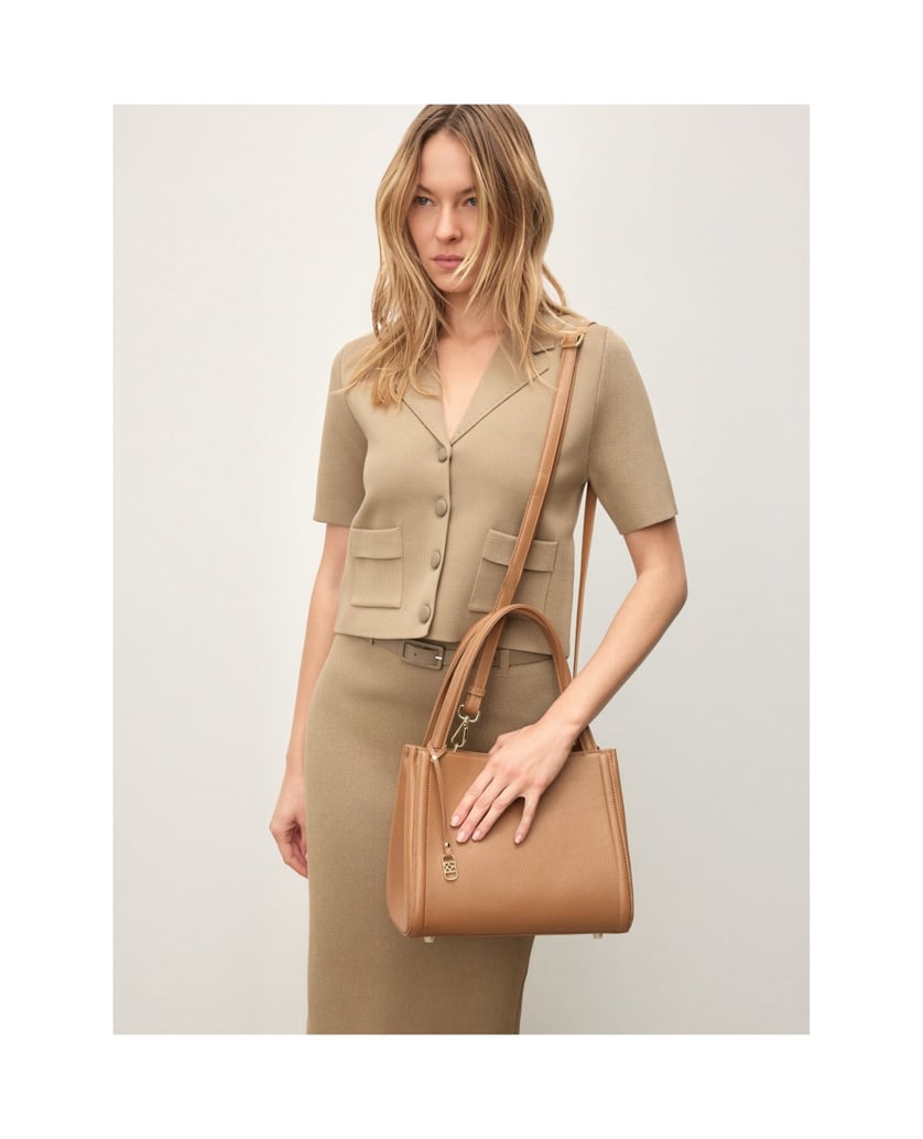 Kazar-Hellbraune-Lederhandtasche-mit-Anhänger-camel