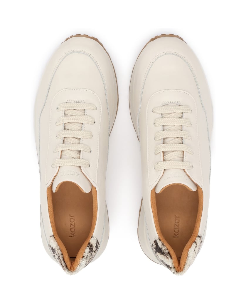 Kazar-Sneakers-aus-Leder-mit-dekorativer-Fersenkappe-weiss