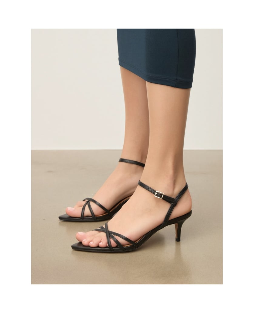 Kazar-Black-leather-sandals-with-crisscrossing-straps-čierna