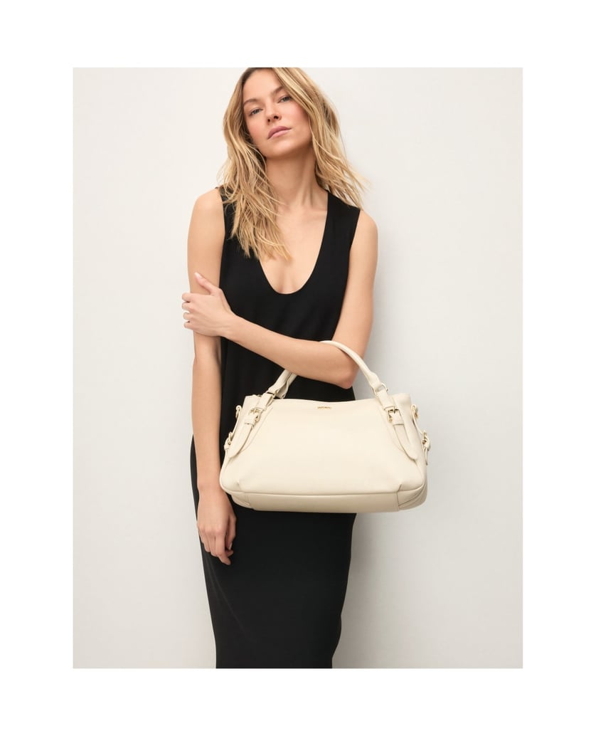 Kazar-Soft-leather-handbag-in-off-white-color-bílá