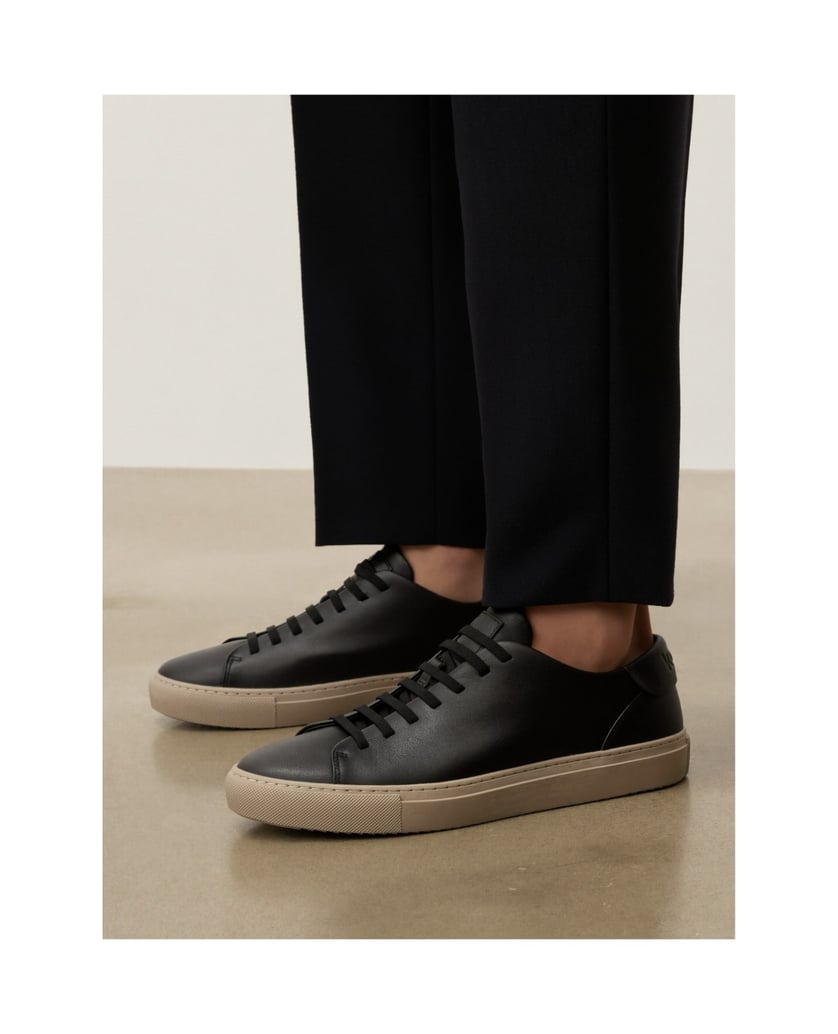 Kazar-Black-sneakers-with-contrasting-sole-čierna