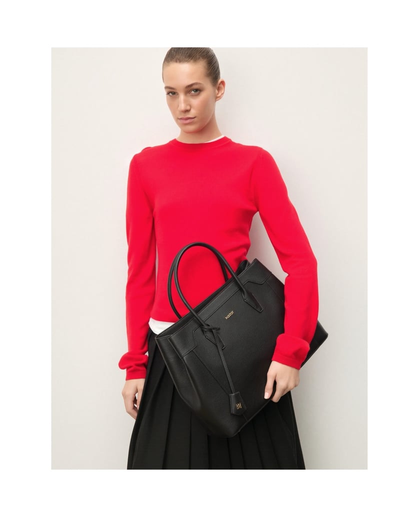 Kazar-Black-leather-handbag-with-elegant-trim-čierna