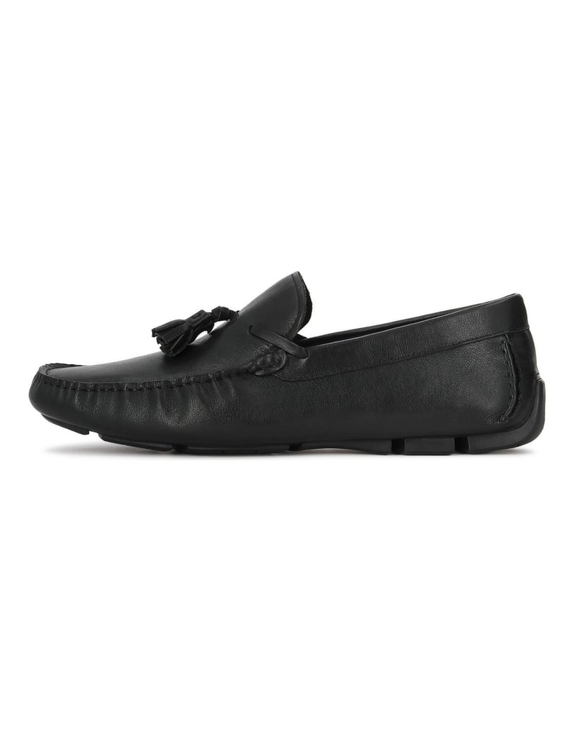 Kazar-Black-leather-men's-moccasins-with-tassels-čierna