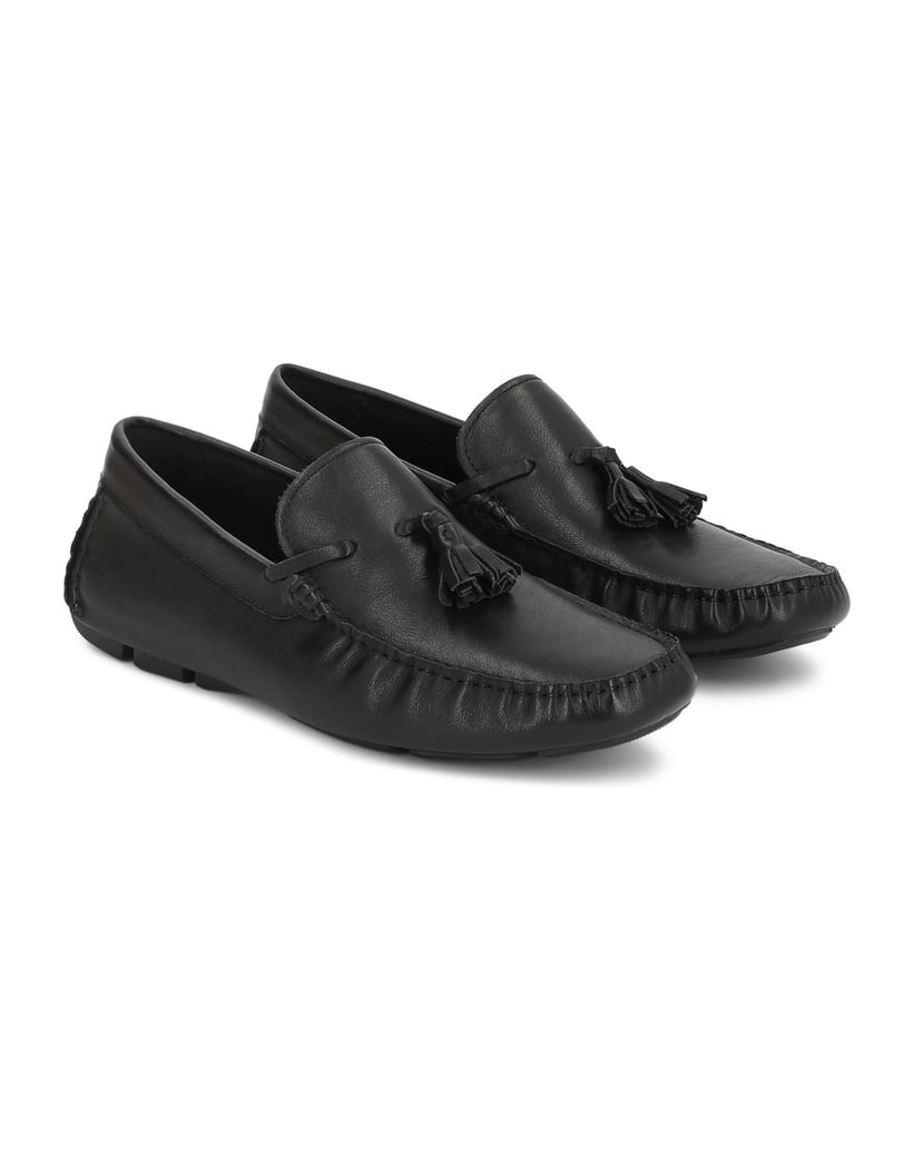 Kazar-Black-leather-men's-moccasins-with-tassels-čierna